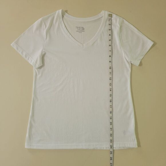 Time and Tru Women's Essential Short Sleeve V-Neck T-Shirt - Picture 7 of 12